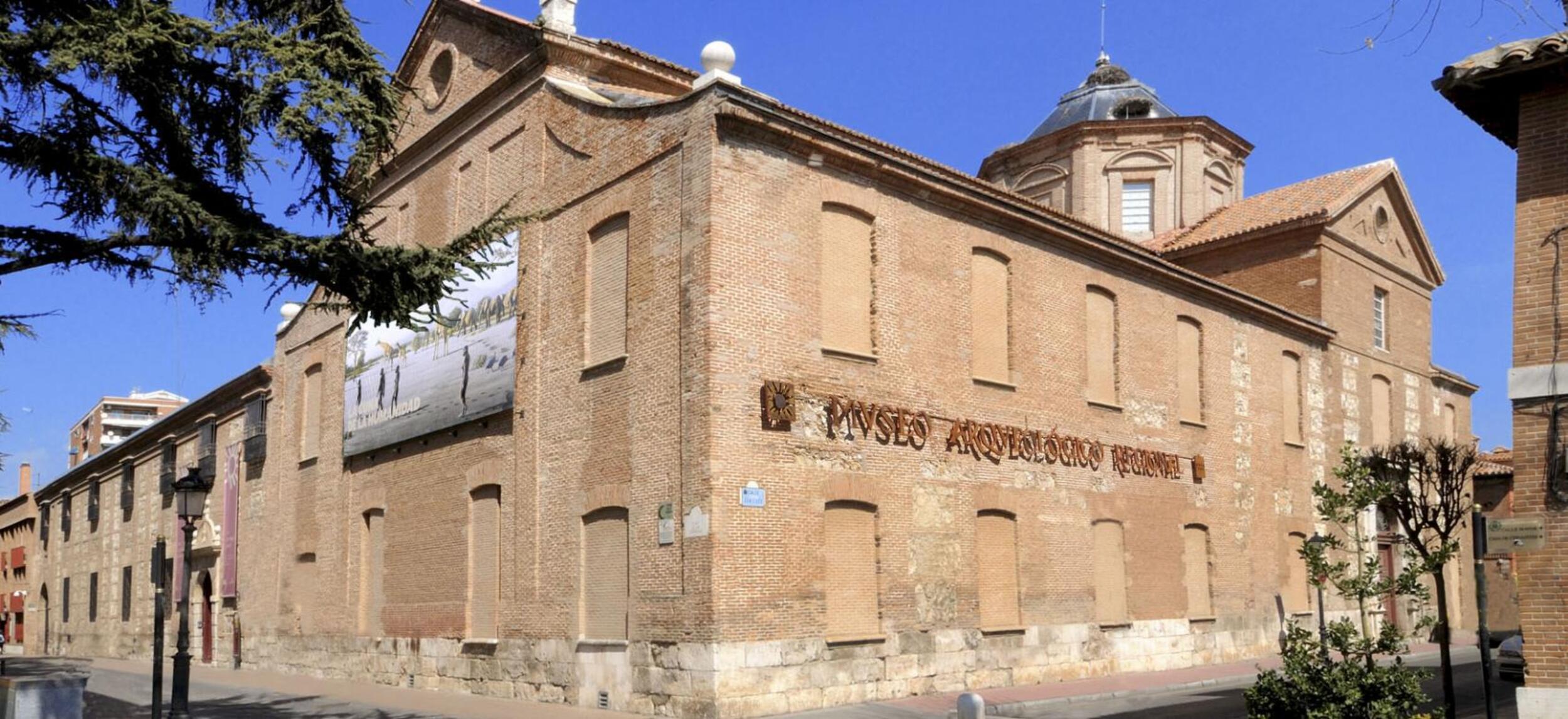 Fachada Museo Arqueológico Regional