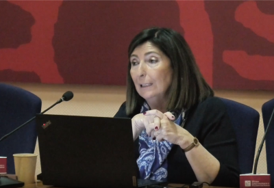 La profesora Luz Neira durante la conferencia