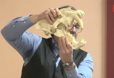 Manuel J. Salesa durante la conferencia