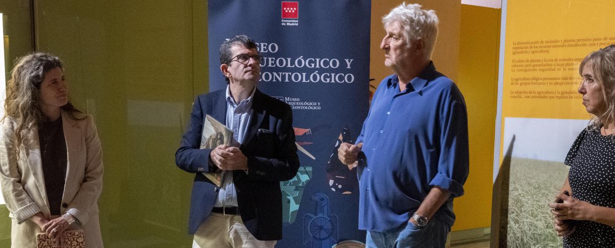 Acto de inauguración de la exposición "El Abrigo del Monte (El Vellón)"